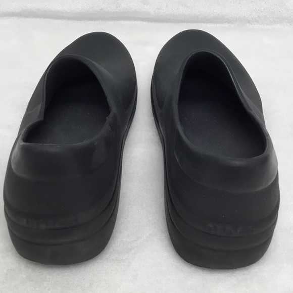 CROCS Black Women’s Size 10 Slip on Clogs - Picture 3 of 6